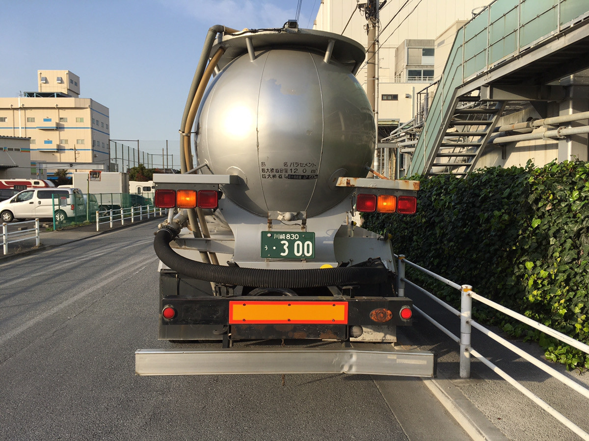 12t積バラセメント車（いすゞ自動車　ギガ）