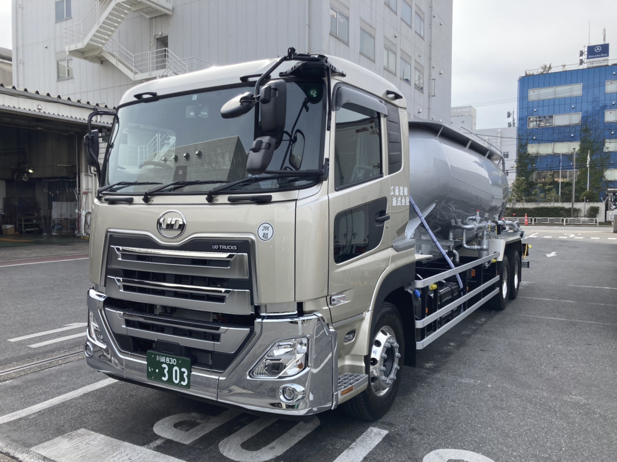 14t積バラセメント車（ＵＤトラックス　クオン　オートマチック車）