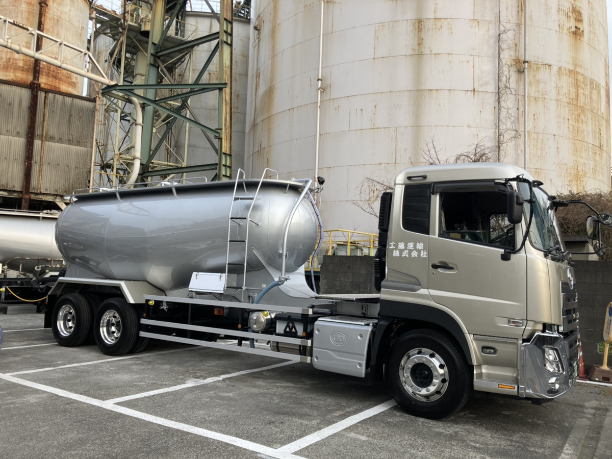 14t積バラセメント車（ＵＤトラックス　クオン　オートマチック車）