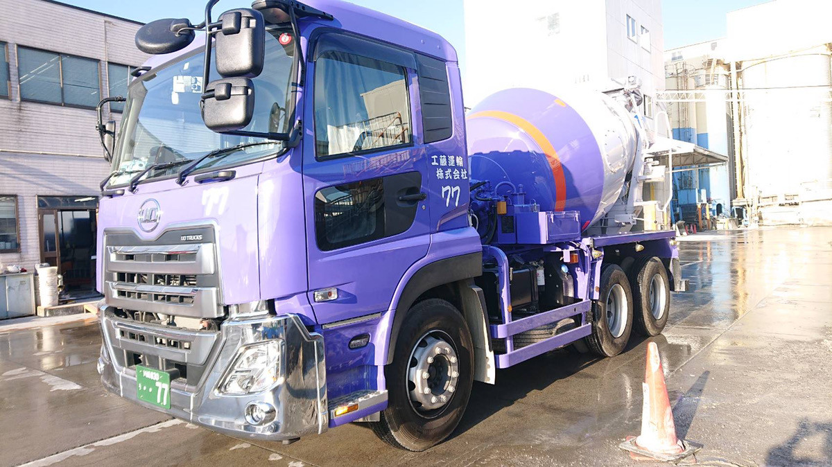 １０ｔ積ミキサー車（ＵＤトラックス　クオン　オートマッチク車）