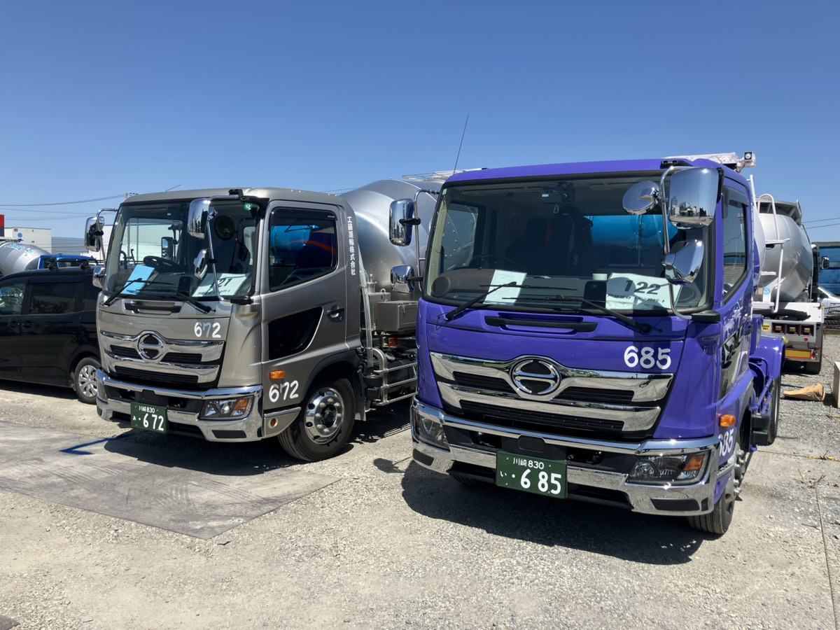 ８ｔ積ミキサー車（日野自動車　レンジャー）