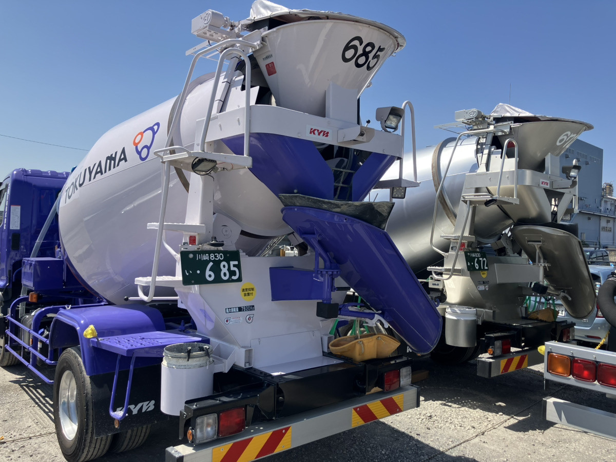 ８ｔ積ミキサー車（日野自動車　レンジャー）