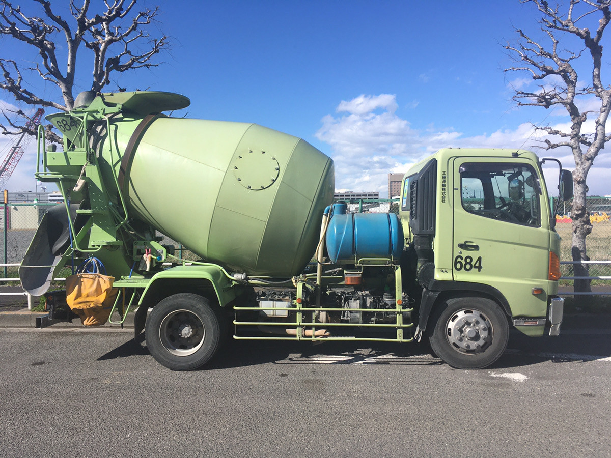 ８ｔ積ミキサー車（日野自動車　レンジャー）